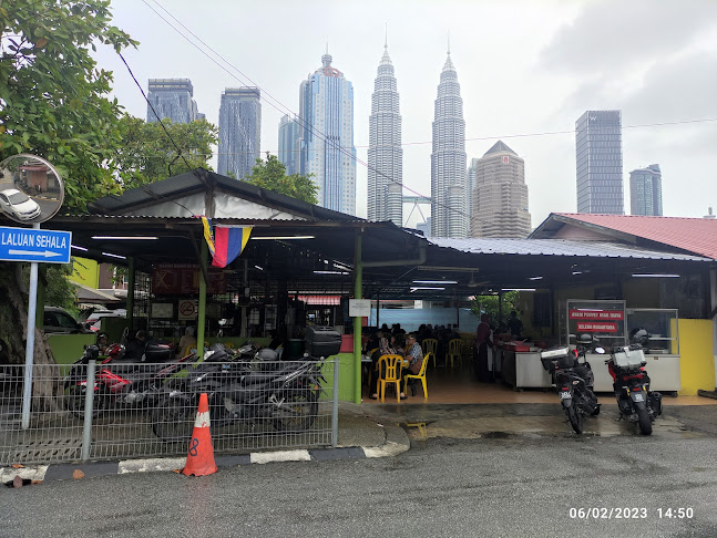 Ayam Penyet Mak Maya (warung mak ipah)