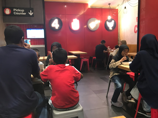 4Fingers Crispy Chicken @ Petronas NKVE - Gastronomi dan perhotelan