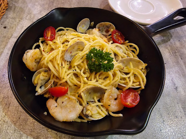 Comentarii opinii despre Anmour Cafe Bukit Indah