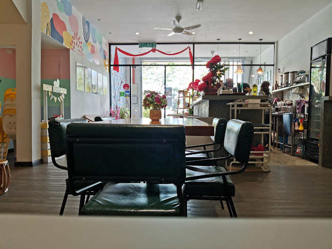 Eggxcite Cafe - Gastronomi dan perhotelan