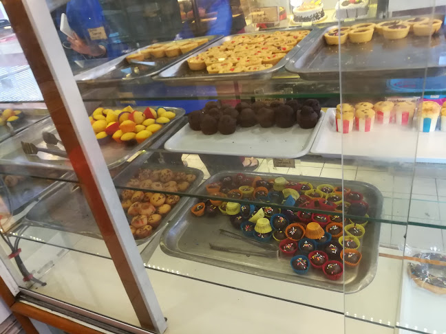 Kedai Kek & Roti Perling