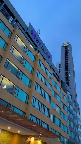 Opinii despre by the beach Bar at Mercure Penang Beach în Tanjung Bungah - Gastronomi dan perhotelan