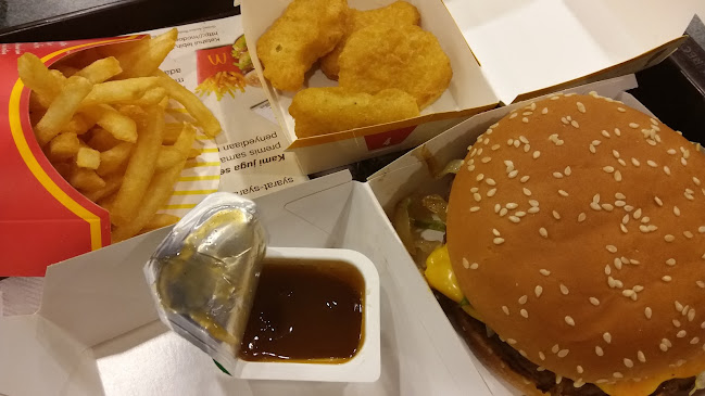 McDonald's Karamunsing - Gastronomi dan perhotelan