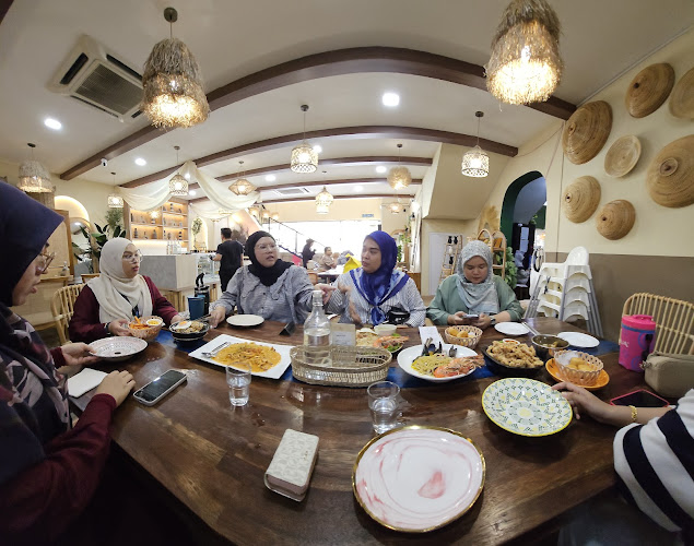 NO 24, Nongchik Riverside, Jalan Kolam Ayer, 80200 Johor Bahru, Johor