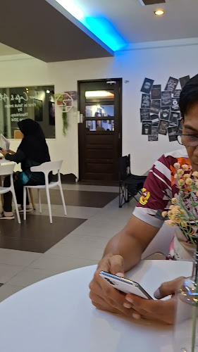 Tiber Cafe&Art by Theshkay - Teluk Intan