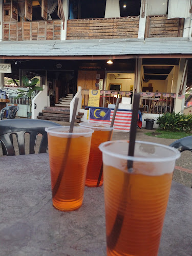 Larwoot Cafe ( Lumut, Perak )