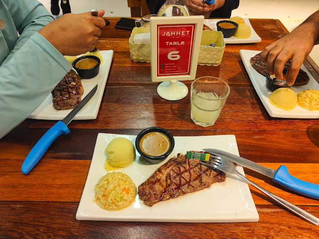 JAHHET Fine Meat Taman Nirwana - Gastronomi dan perhotelan