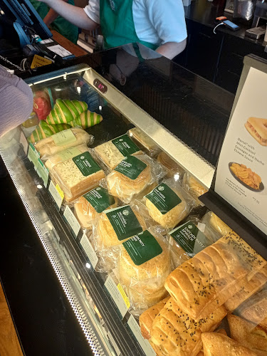 Starbucks Lotus's Kota Bharu - Gastronomi dan perhotelan