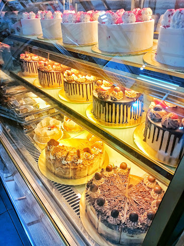 Kedai Kek Salak Tinggi