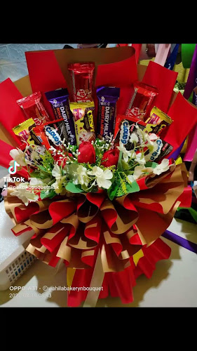 WAHILA CAKE AND BOUQUET