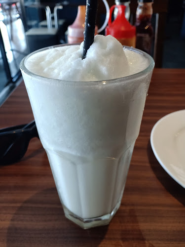 Howdy Grillhouse - Gastronomi dan perhotelan