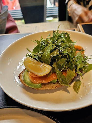 Opinii despre Naj & Belle Cafe Bangsar în Kuala Lumpur - Gastronomi dan perhotelan