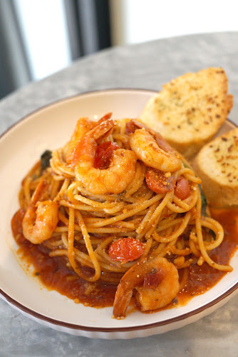 Opinii despre Little Collins cakery & cafe în Kuala Lumpur - Gastronomi dan perhotelan