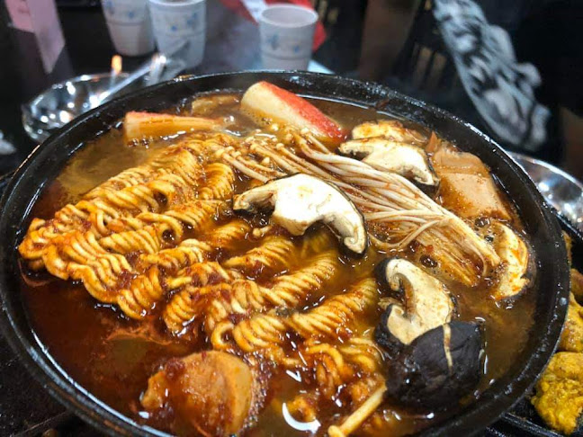 Sampan Steamboat & Grill by Aman Sejagat Kru