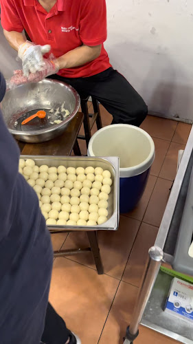 Jonker Chicken Rice Ball - Gastronomi dan perhotelan