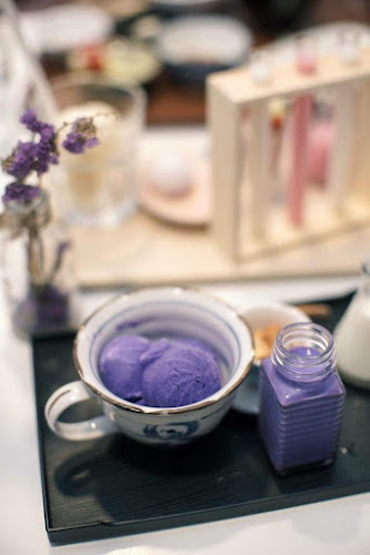 Aka Café - Gastronomi dan perhotelan