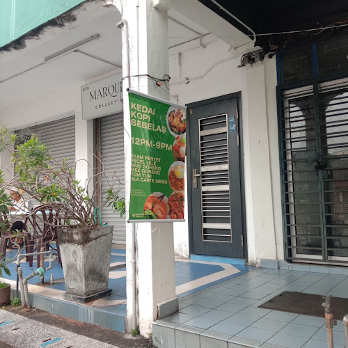 Kedai Kopi Sebelas - Gastronomi dan perhotelan