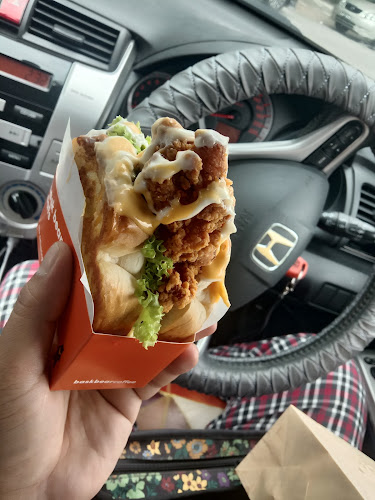 Bask Bear Coffee Pantai Remis - Pantai Remis