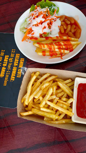 Opinii despre SANTAI AT PENANG KAFE - FLYOVER PERDA în Bukit Mertajam - Gastronomi dan perhotelan