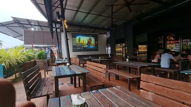 Porkie's By Flavours - Gastronomi dan perhotelan