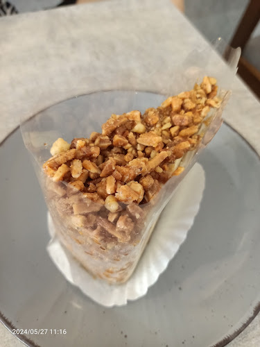 DailyTasteArt Uptown - Gastronomi dan perhotelan