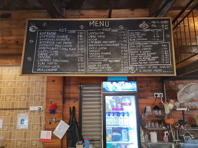 Opinii despre October Coffee Gaya în Kota Kinabalu - Gastronomi dan perhotelan