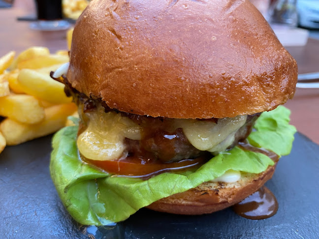 Gravybaby Changkat - Gastronomi dan perhotelan