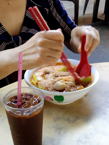 Opinii despre Pusat Makanan Lye Lye în George Town - Gastronomi dan perhotelan