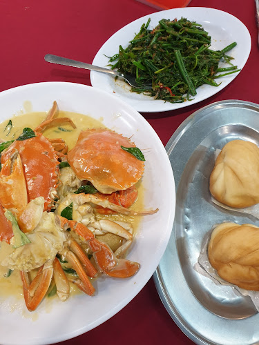 Lala Chong Kayu Ara Seafood Restaurant - Gastronomi dan perhotelan