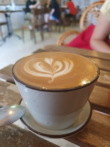 Opinii despre 100 houz coffee & breakfast în Kajang - Gastronomi dan perhotelan