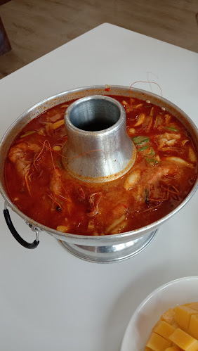 Little Thai Kuching - Gastronomi dan perhotelan