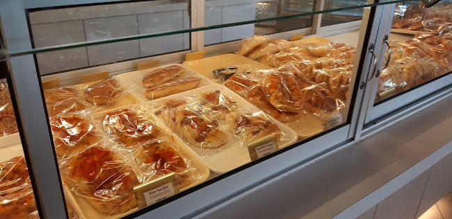 Opinii despre Sunlight Cafe And Cake House în Sitiawan - Gastronomi dan perhotelan