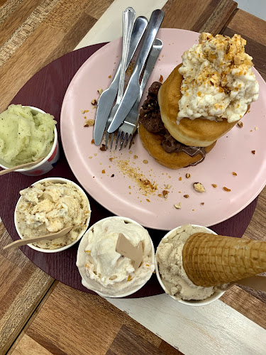 Comentarii opinii despre Waka Waka Gelato