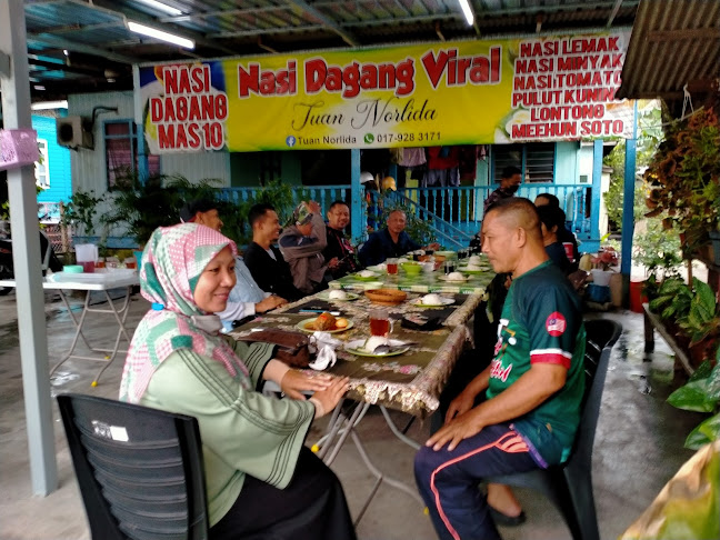Opinii despre The Best Nasi Dagang Tuan Norlida Viral Sedap în Chukai - Gastronomi dan perhotelan
