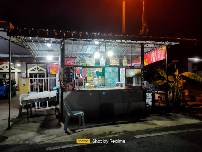 Opinii despre Gerai Kak Nah în Kuching - Gastronomi dan perhotelan