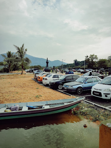 Pipit Riverside Cafe - Gastronomi dan perhotelan