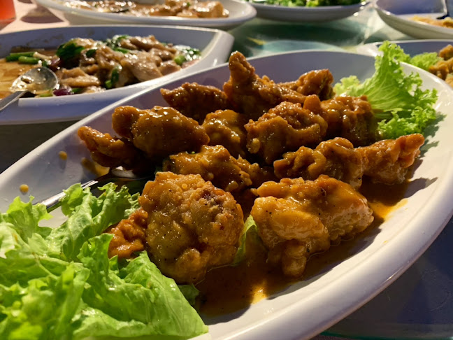 Sri Pantai Ria Seafood Restaurant - Gastronomi dan perhotelan