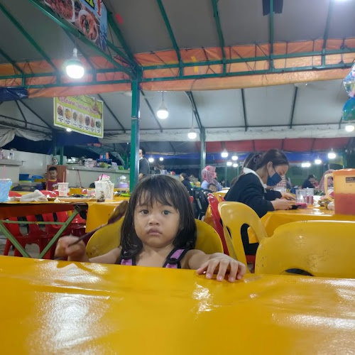 Anjung Kinabalu (AKINA Night Market) - Kota Kinabalu