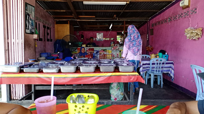 Opinii despre Nasi Kukus Ayam Berempah Aidil în Kampung Gajah - Gastronomi dan perhotelan