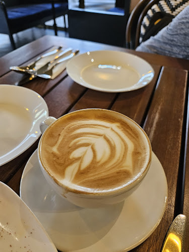 Opinii despre Roots Mount Austin (Relocating, To be announced) în Johor Bahru - Gastronomi dan perhotelan