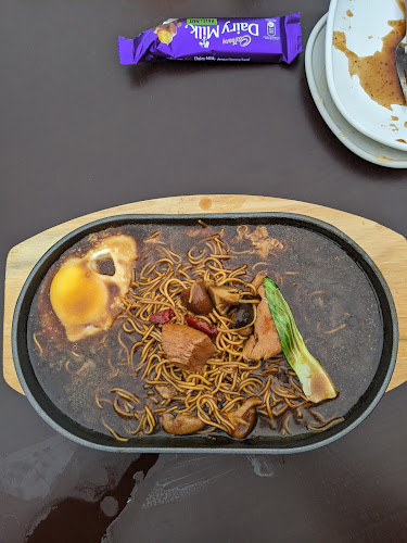 By : three sha kedai makan rm2.50 - Gastronomi dan perhotelan