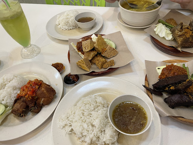 Opinii despre Ayam Penyet Best @ Paradigm Mall Johor Bahru în Johor Bahru - Gastronomi dan perhotelan