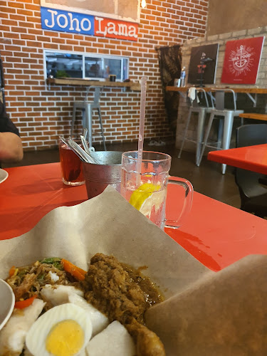 Jalan Tanjung Aru, Tanjung Aru, 88100 Kota Kinabalu, Sabah