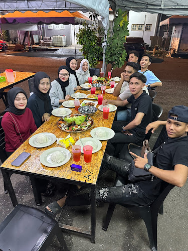 Kazoku Kafe Route 15 ShellOut in The Talam - Gastronomi dan perhotelan