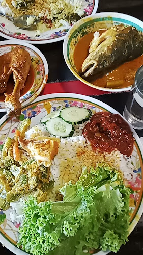 Opinii despre KEDAI MAKAN ABANG MAT în Kulim - Gastronomi dan perhotelan