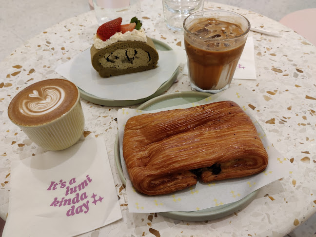 LUMI Cafe - Gastronomi dan perhotelan