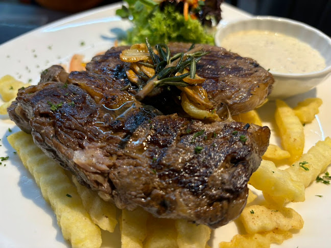 Comentarii opinii despre Toscani's Wine & Dine Cafe