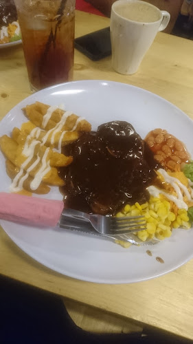 Maroon Cafe - Gastronomi dan perhotelan