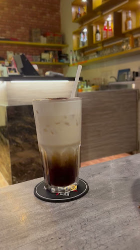 Anmour Cafe Bukit Indah - Gastronomi dan perhotelan