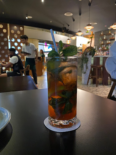 V88 Cafe & Bar Starhill - Gastronomi dan perhotelan